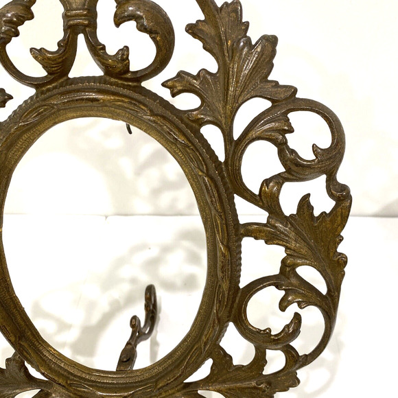 Vintage Cast Metal Frame Ornate Portrait Photo Holder Gold Victorian Oval FLAW - Picture 4 of 12